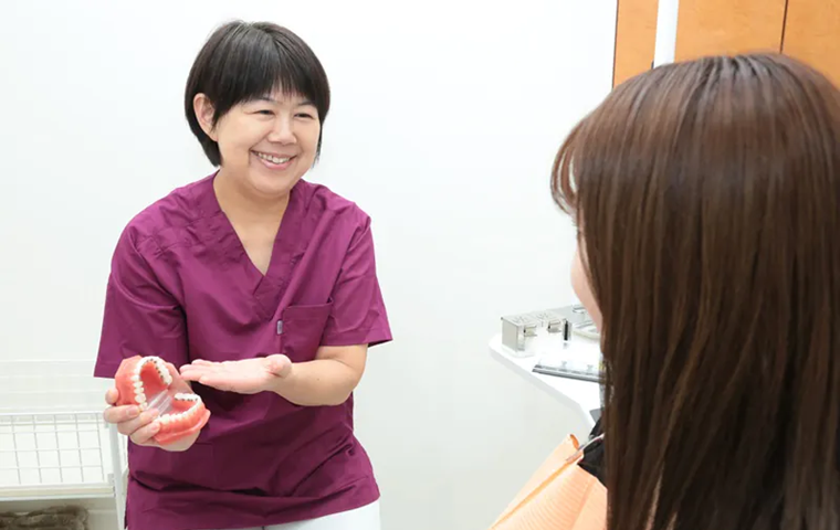 目立たない矯正装置の正しい選び方